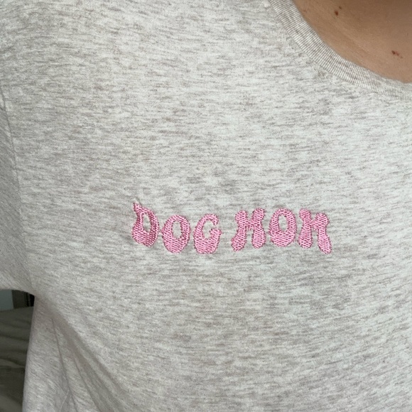 DOG MOM TEE - Picture 2 of 3